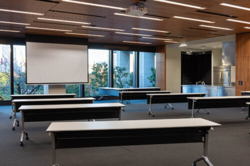 【ホール】懇親会+マグロ解体ショー