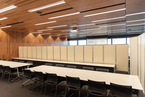 【ホール】新サービス発表記者会見